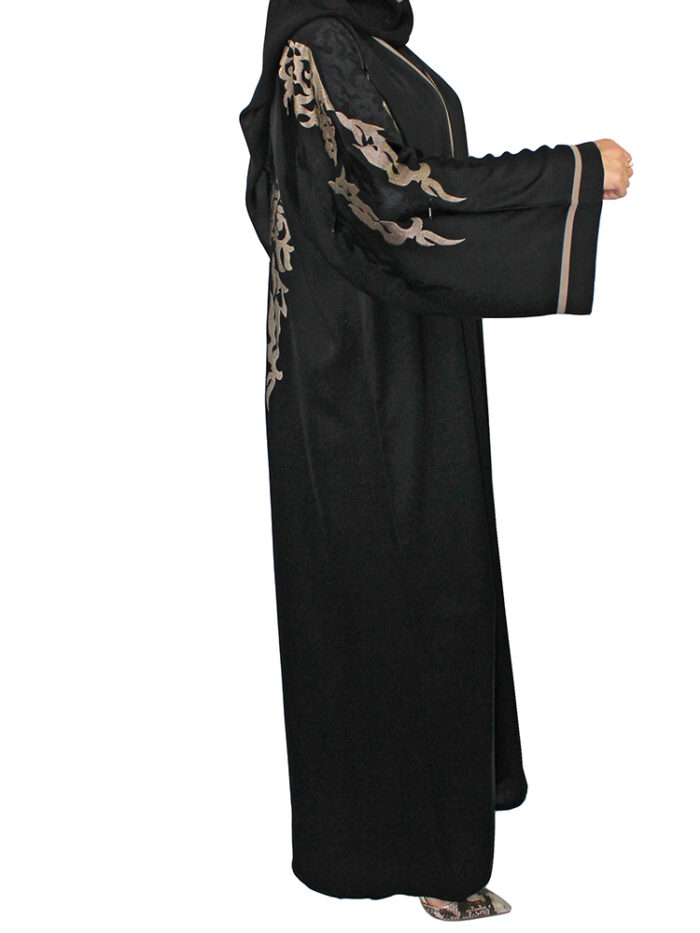 Abaya Dubai noire avec broderie en gold et noire – Image 6