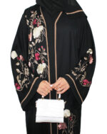 Abaya Dubai noire avec broderies fleurs – Image 3