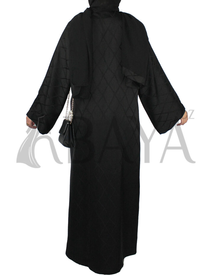 Magnifique abaya noire avec un tissu satiné