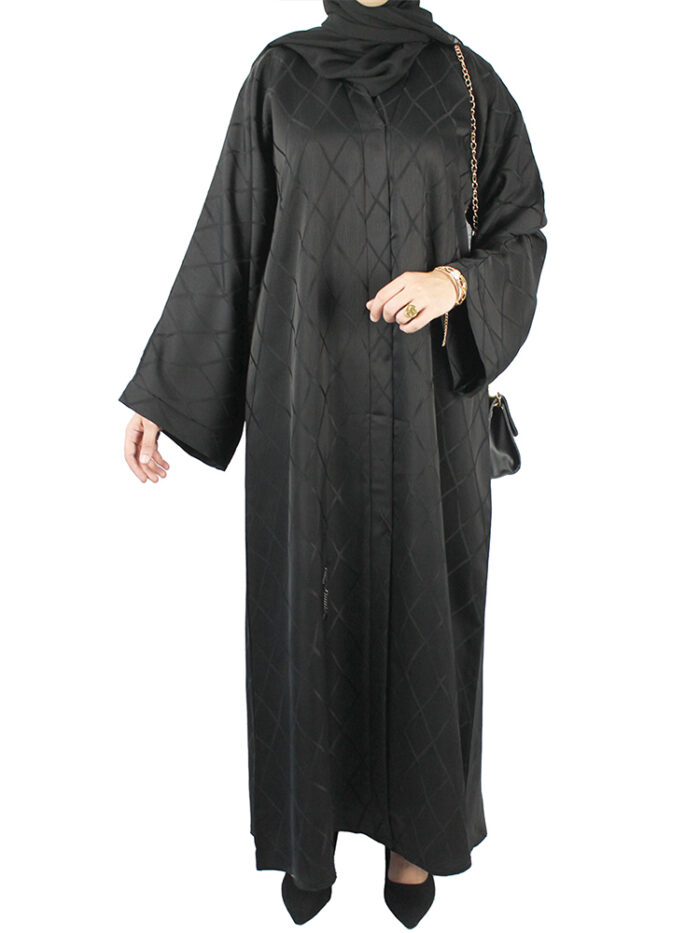 Magnifique abaya noire avec un tissu satiné