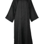 Abaya noire fluide avec un tissu