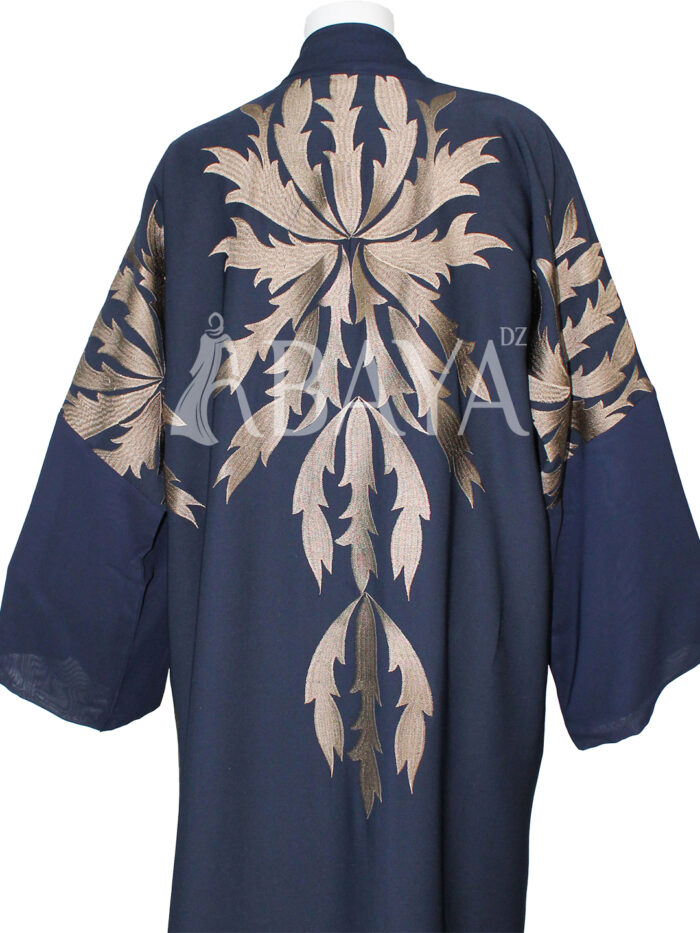 Magnifique Kimono bleu orné d’une splendide broderie