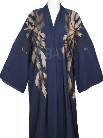 Magnifique Kimono bleu orné d’une splendide broderie