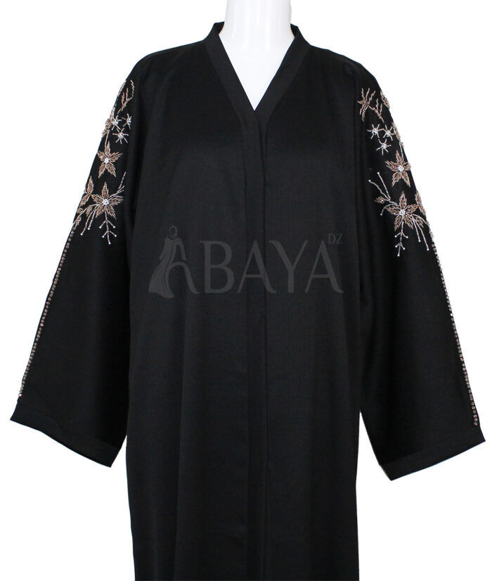 Abaya Dubai noire avec détails en perles l’essence du chic