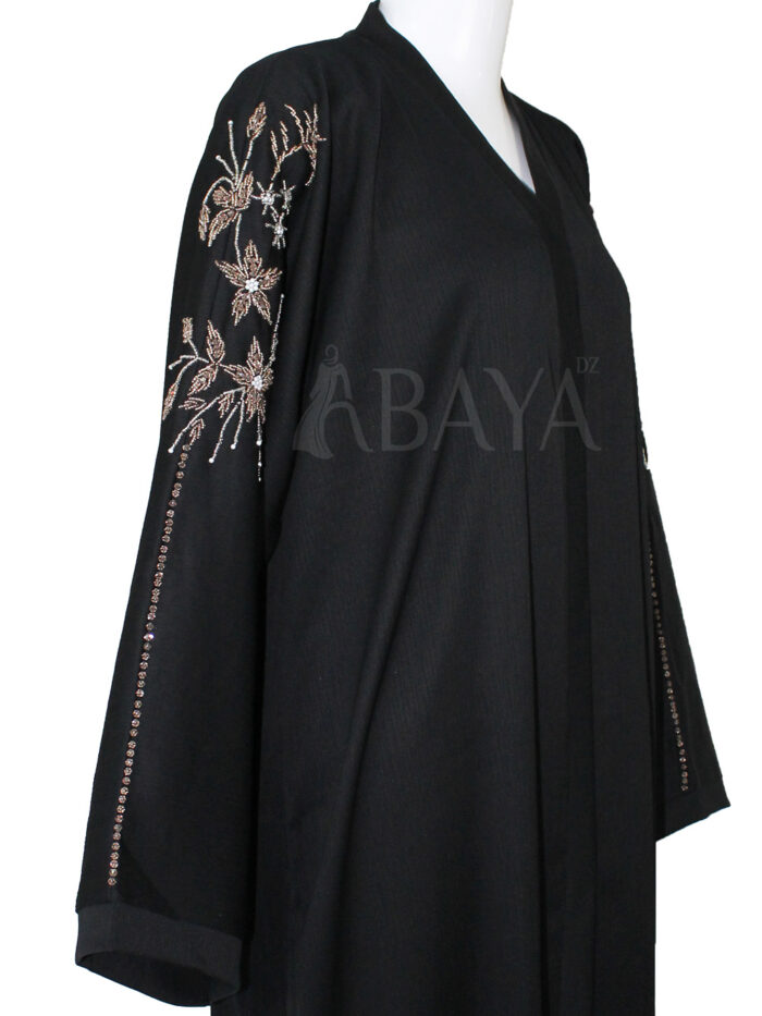 Abaya Dubai noire avec détails en perles l’essence du chic