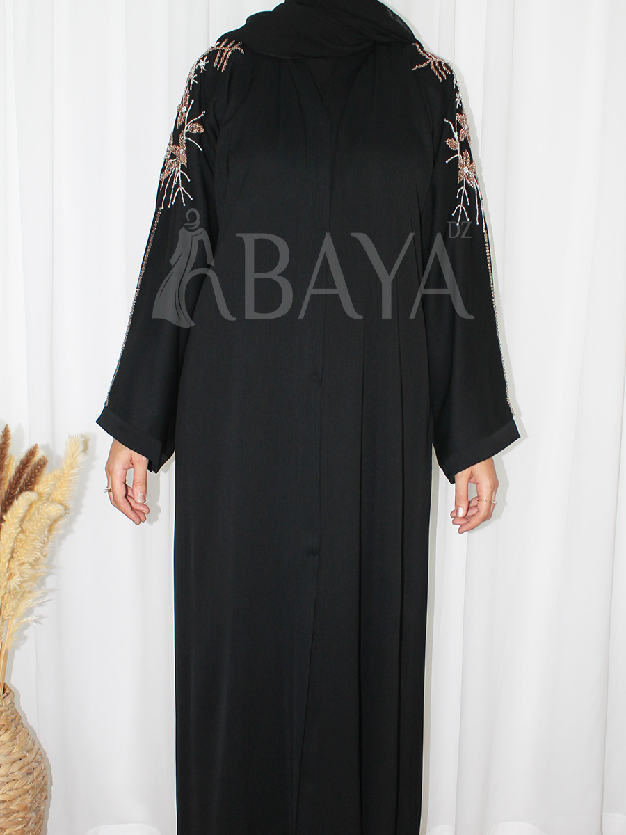 Abaya Noire avec Détails en Perles : L’Essence du Chic - Abayadz Abaya Noire avec Détails en Perles : L’Essence du Chic - Abayadz