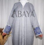 Abaya Élégante avec Broderies Florales en bleu