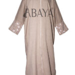 Abaya Élégante en Beige avec Broderies Florales