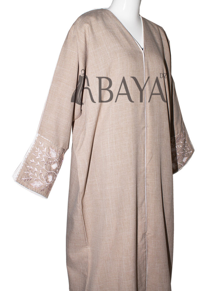 Abaya Élégante en Beige avec Broderies Florales