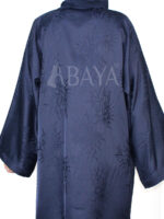 Abaya Dubai luxe en bleu foncé avec un tissu fluide et chic