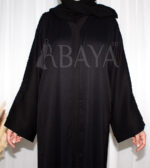 Abaya Noire Élégante avec Perles sur les Épaules, les Manches et le Dos