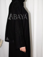 Abaya Noire Élégante avec Perles sur les Épaules, les Manches et le Dos