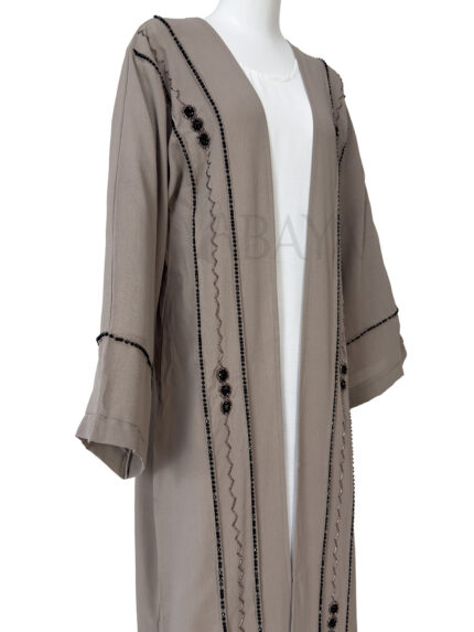 Kimono ensemble en beige avec détails perlés