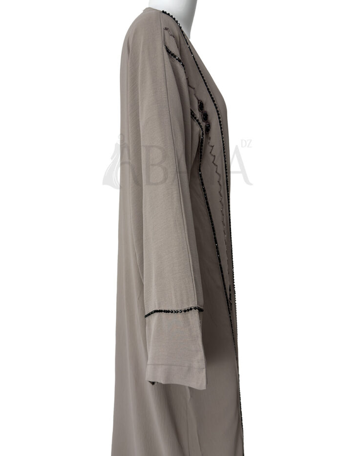 Kimono ensemble en beige avec détails perlés