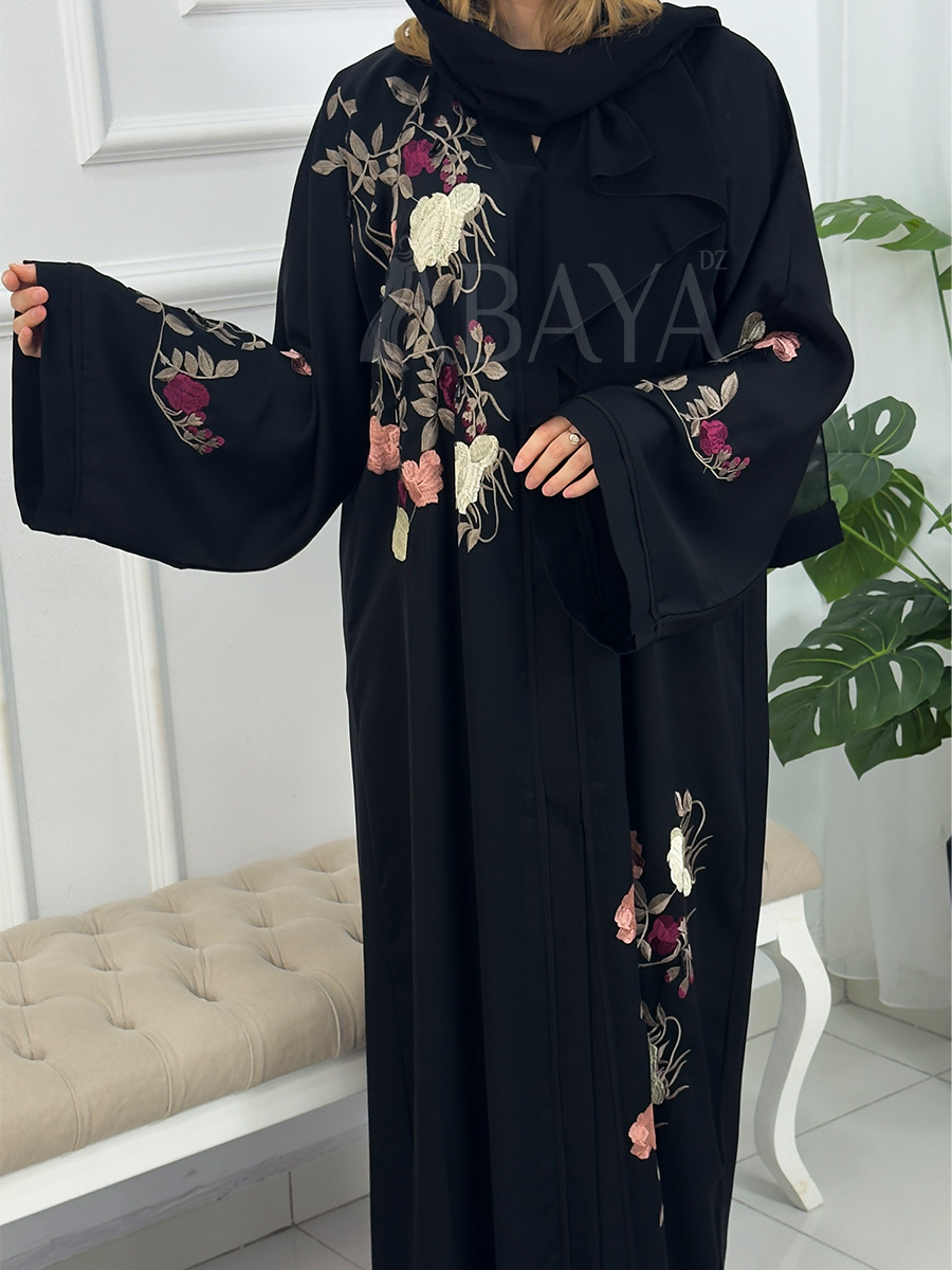 Abaya Noire Chic à Broderie Florale – Tissu Nida Luxe