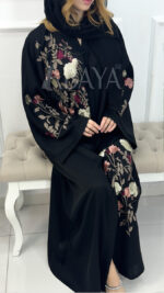 Abaya Noire Chic à Broderie Florale – Tissu Nida Luxe Dubai