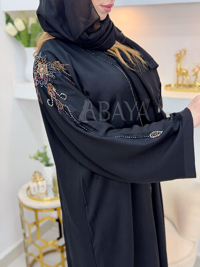 Abaya Noire avec Détails Perlés : L'Essence du Raffinement – Image 3
