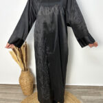 Magnifique abaya Dubai noire en Algérie, en tissu satiné brillant pour les fêtes