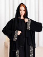 Abaya Noire Élégante avec Broderie Fleurie Raffinée