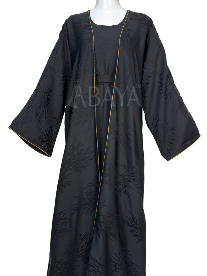 Abaya Noire avec Robe : Simplicité et Élégance Intemporelle