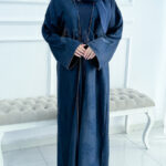Abaya Kimono Dubai avec Robe en Bleu : Simplicité et Élégance Intemporelle