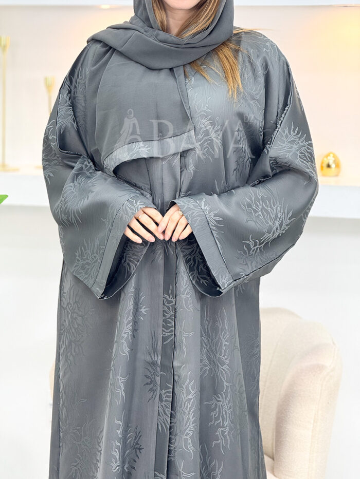 Abaya Élégante Gris Clair en Jacquard – Allure Raffinée – Image 5