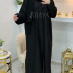 Abaya noire élégante ornée de perles délicates