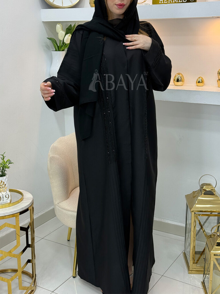 Abaya noire élégante ornée de perles délicates