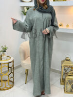 Abaya grise élégante ornée de perles délicates