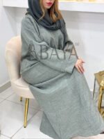 Abaya grise élégante ornée de perles délicates