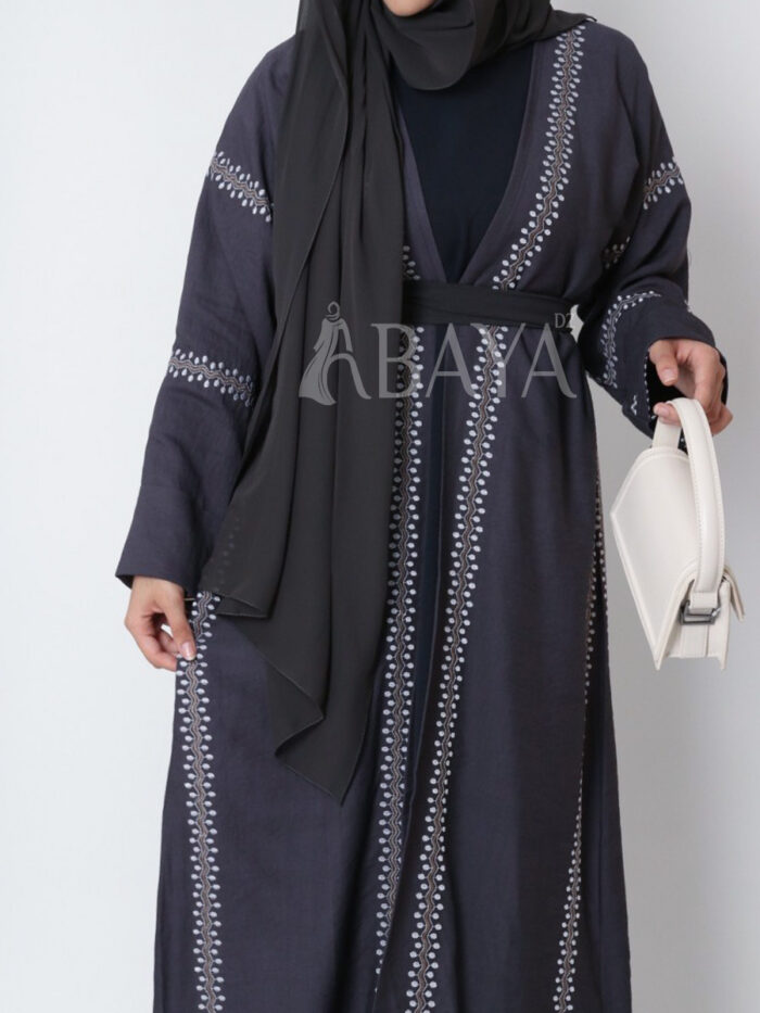 Abaya ensemble deux pièces avec broderies élégantes