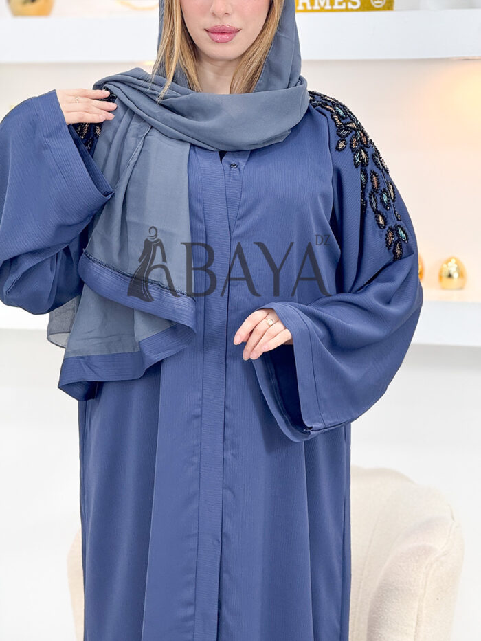 Abaya Chic Bleu en Tissu Zoom avec Détails Perlés