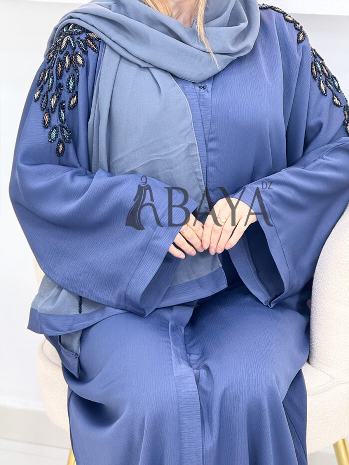 Abaya Chic Bleu en Tissu Zoom avec Détails Perlés