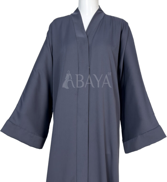Abaya Gris Foncé en Nidah Soyeux – Simple et Confort