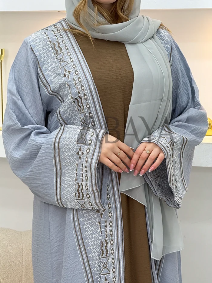 Abaya Kimono Élégante Deux Pièces aux Broderies Raffinées – Image 3